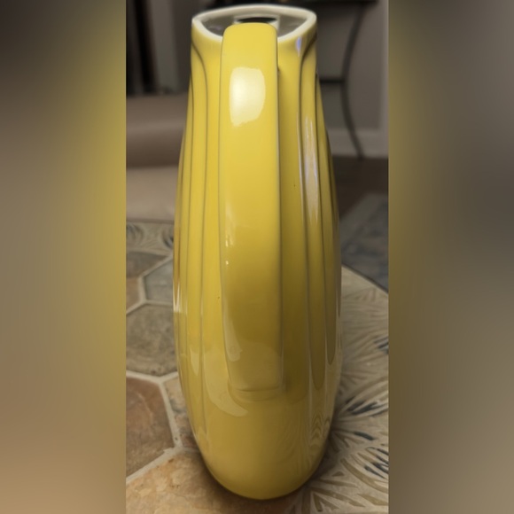 Hall Vintage Fantastic Pitcher Water Iced Tea Pottery USA Bright Yellow MCM - Picture 3 of 6